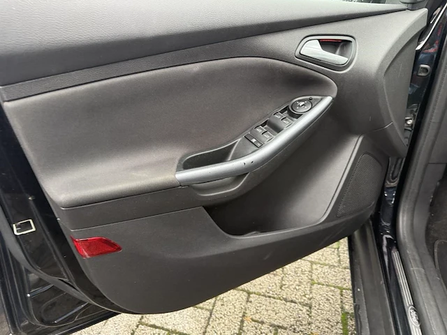 Ford focus 1.0 ecoboost econetic tech. titanium 125, 2013 - afbeelding 26 van  29