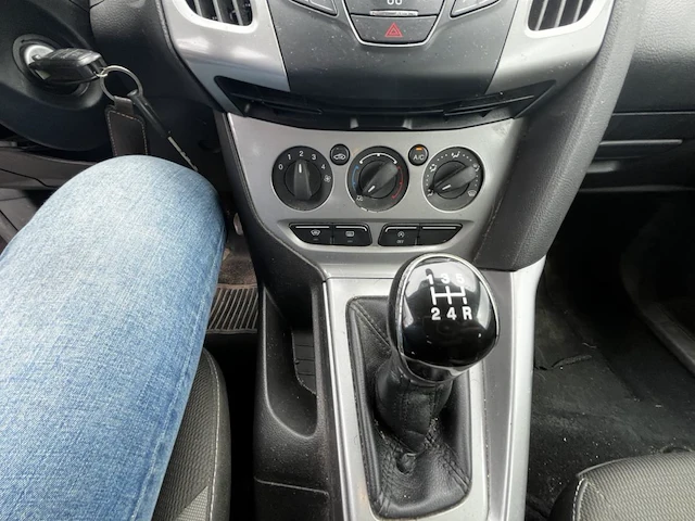 Ford focus 1.0 ecoboost econetic tech. trend 100, 2013 - afbeelding 2 van  27