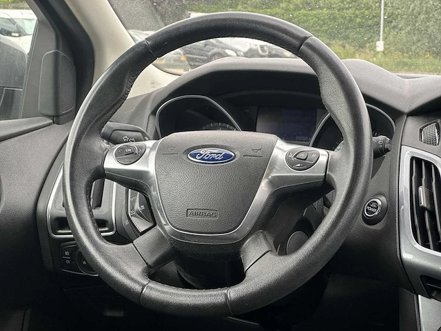 Ford focus 1.0 ecoboost titanium car 2013 | 06-ztf-6 - afbeelding 6 van  26