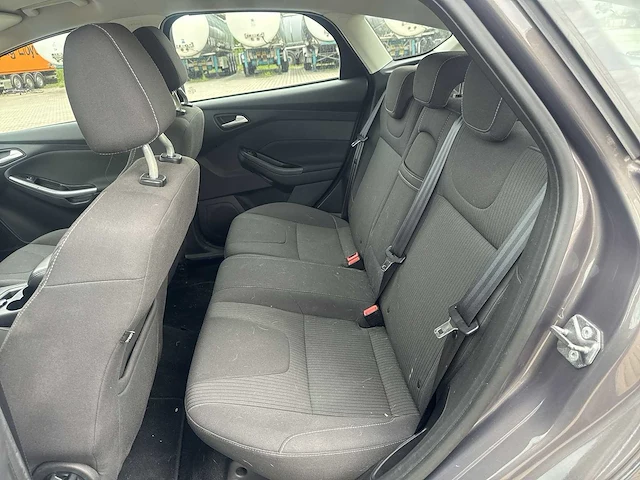 Ford focus 1.0 ecoboost titanium car 2013 | 06-ztf-6 - afbeelding 16 van  26
