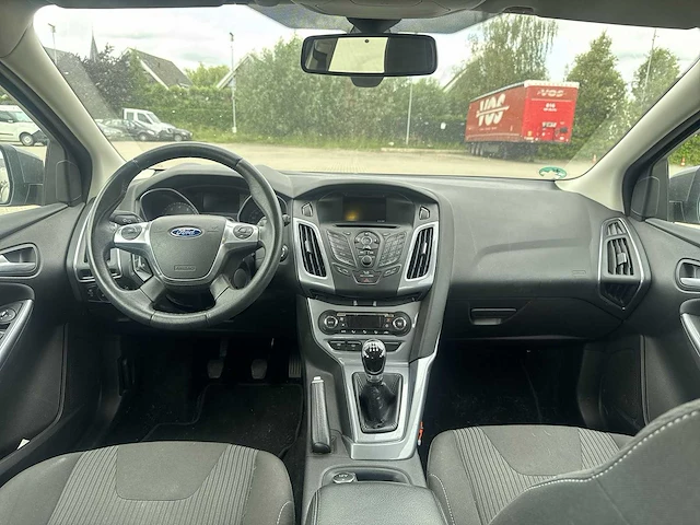 Ford focus 1.0 ecoboost titanium car 2013 | 06-ztf-6 - afbeelding 17 van  26