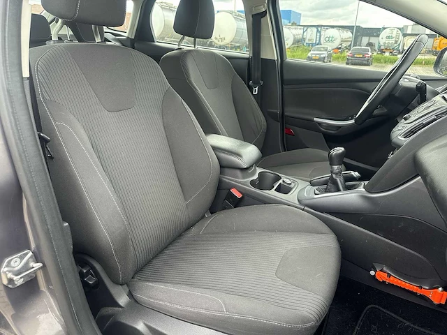 Ford focus 1.0 ecoboost titanium car 2013 | 06-ztf-6 - afbeelding 18 van  26