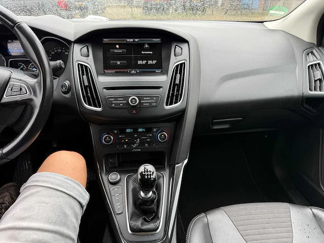 Ford focus 1.0 titanium edition, gr-808-p - afbeelding 2 van  12