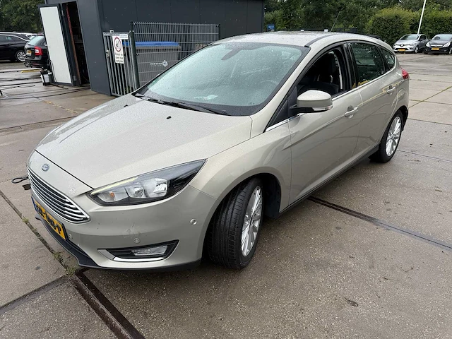 Ford focus 1.0 titanium edition, gr-808-p - afbeelding 1 van  12