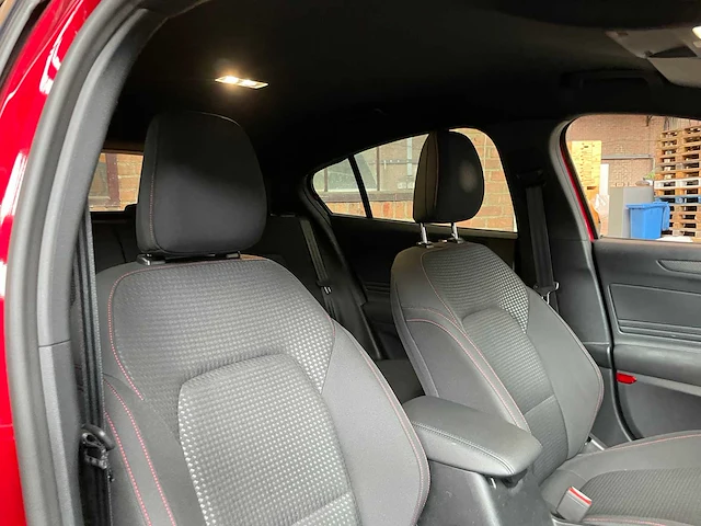Ford focus 1.5 ecoblue st line business 120pk 2020, h-229-tz - afbeelding 35 van  43