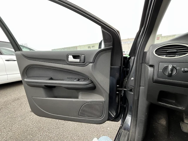 Ford focus 1.6 turbo tdci trend 90,2006 - afbeelding 7 van  34