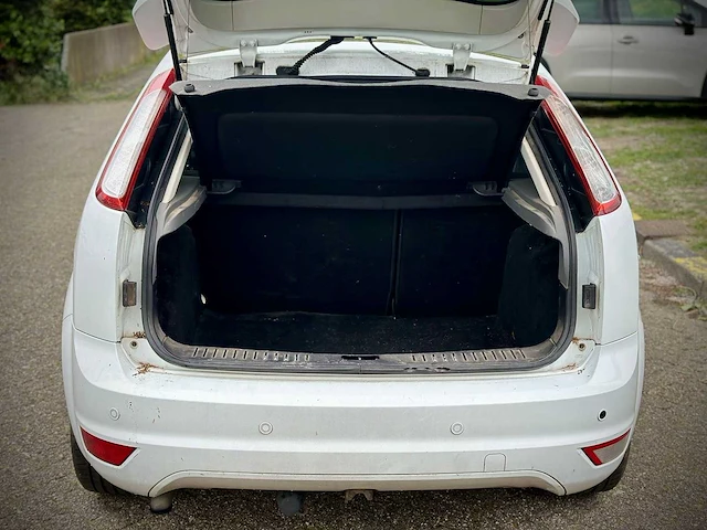 Ford focus 2.0 titanium; 95hpp4 - afbeelding 3 van  11