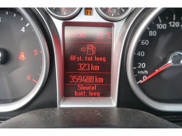 Ford focus coupé cabriolet -2.0 tdci titanium, 04-hxv-3 - afbeelding 18 van  18