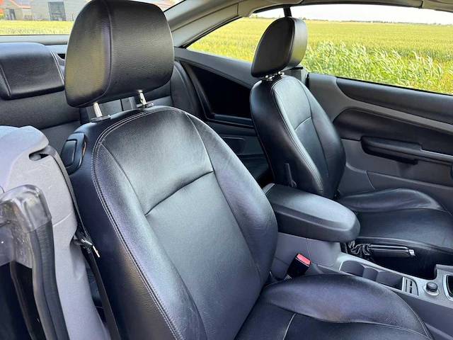 Ford focus coupé-cabriolet 2.0 titanium leder 07-gfz-1 - afbeelding 2 van  32