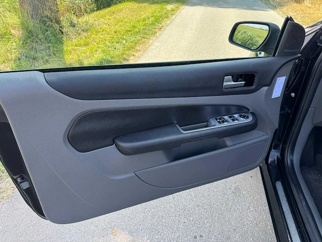 Ford focus coupé-cabriolet 2.0 titanium leder 07-gfz-1 - afbeelding 18 van  32