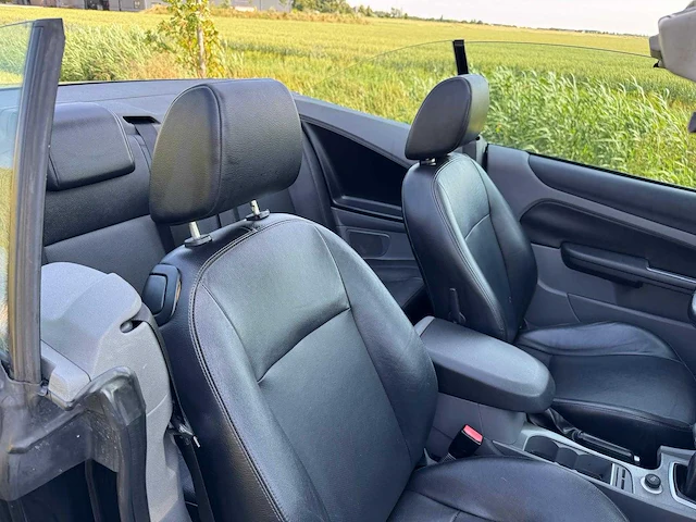 Ford focus coupé-cabriolet 2.0 titanium leder 07-gfz-1 - afbeelding 19 van  32
