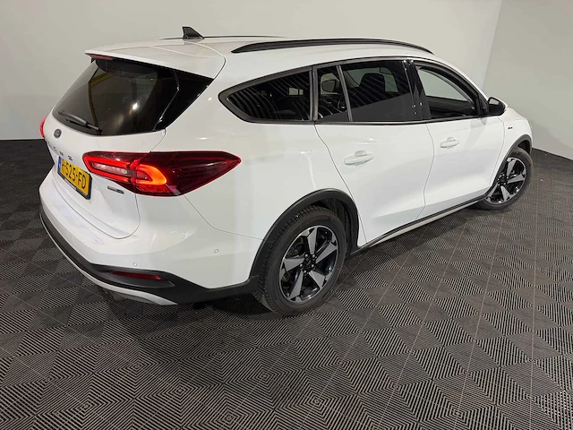 Ford focus wagon 1.0 ebh titanium, r-525-fd - afbeelding 8 van  12