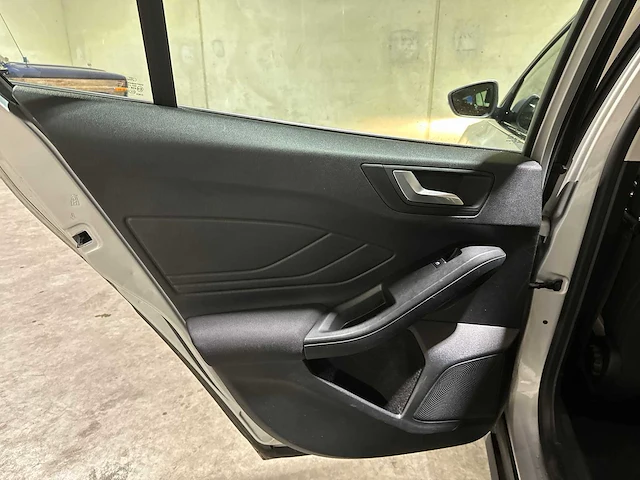Ford focus wagon 1.0 ecoboost trend edition business 101pk 2019, zl-493-g - afbeelding 30 van  51