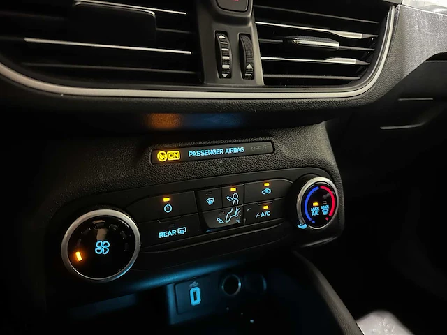 Ford focus wagon 1.0 ecoboost trend edition business 101pk 2019, zl-507-g - afbeelding 18 van  47
