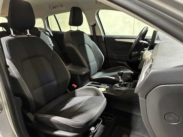 Ford focus wagon 1.0 ecoboost trend edition business 101pk 2019, zl-507-g - afbeelding 39 van  47