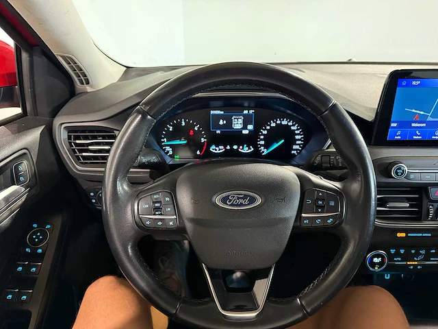 Ford focus wagon 1.5 ecobl. tit bns, xv-817-r - afbeelding 2 van  13