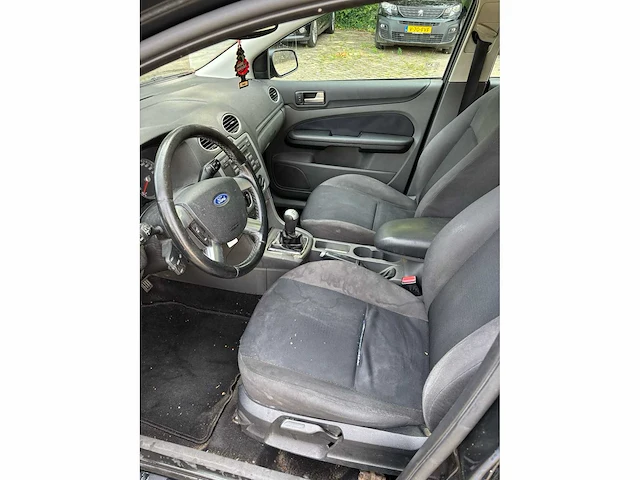 Ford focus wagon 1.6 16v futura, 68-rr-rb - afbeelding 2 van  14