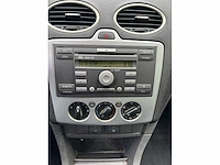 Ford focus wagon 1.6 16v futura, 68-rr-rb - afbeelding 4 van  14