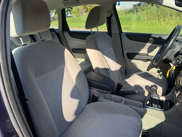 Ford focus wagon 1.6-16v ghia , 36-tr-dp - afbeelding 11 van  15