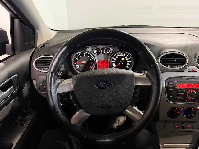 Ford focus wagon 1.6 comfort, 40-rbl-5 - afbeelding 2 van  13