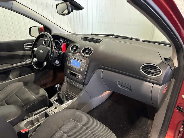 Ford focus wagon 1.6 titanium 61-gxd-6 - afbeelding 3 van  19