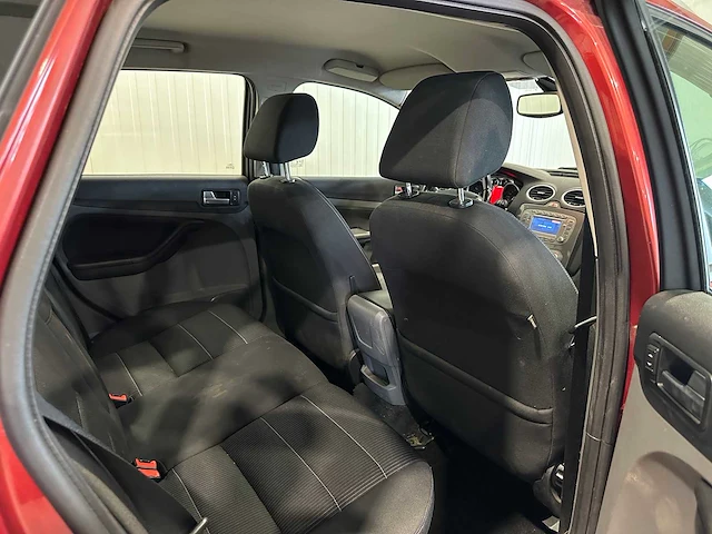 Ford focus wagon 1.6 titanium 61-gxd-6 - afbeelding 4 van  19