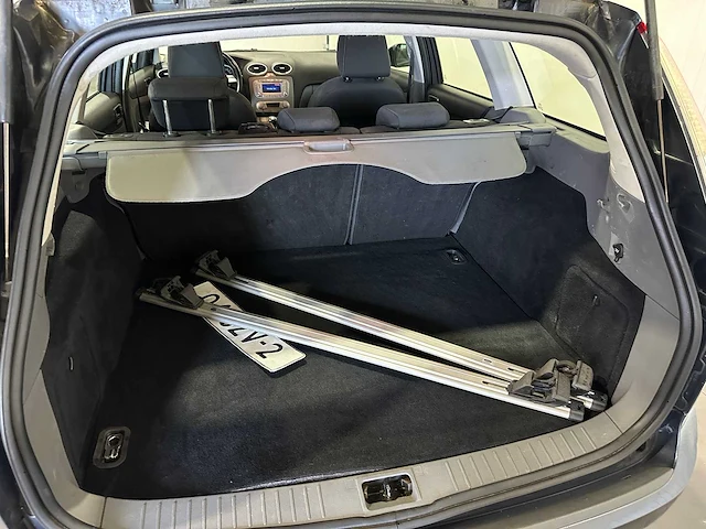 Ford focus wagon 1.8 limited 04-jzv-2 - afbeelding 15 van  22