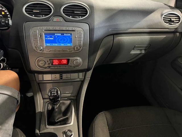 Ford focus wagon 1.8 titanium flex.fuel, 67-jhr-8 - afbeelding 3 van  13