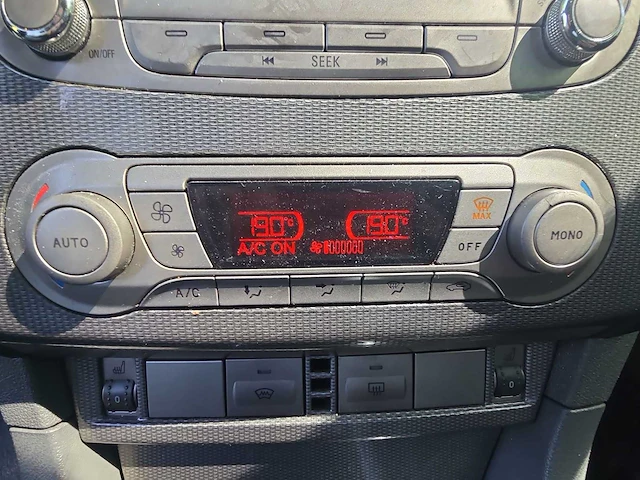 Ford focus wagon 1.8 titanium flexi fuel car 2009 | 32-jkz-3 i - afbeelding 13 van  31
