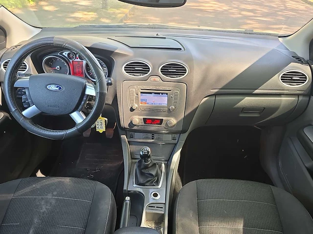 Ford focus wagon 1.8 titanium flexi fuel car 2009 | 32-jkz-3 i - afbeelding 19 van  31