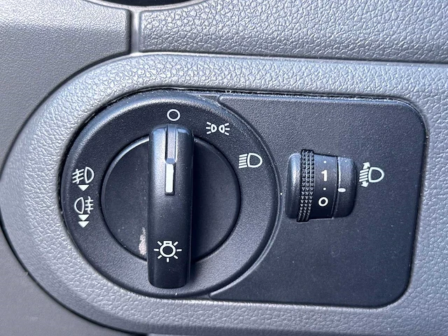 Ford fusion 1.6-16v futura 2005 | 23-rj-fx - afbeelding 4 van  24