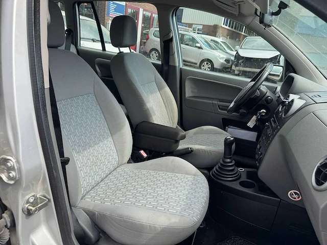 Ford fusion 1.6-16v trend 2003 | zn-267-z i - afbeelding 6 van  21