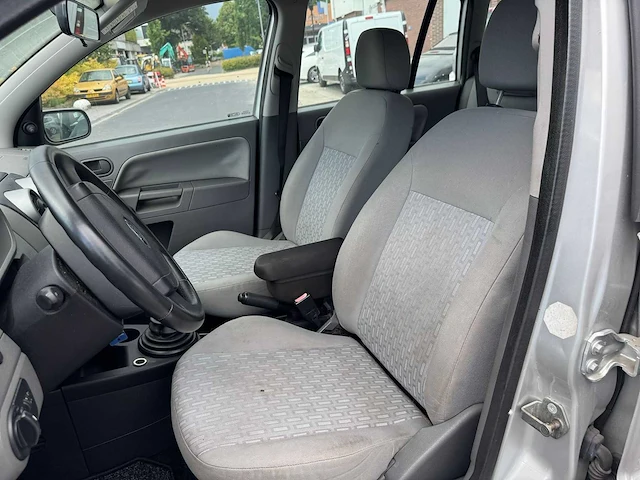 Ford fusion 1.6-16v trend 2003 | zn-267-z i - afbeelding 10 van  21