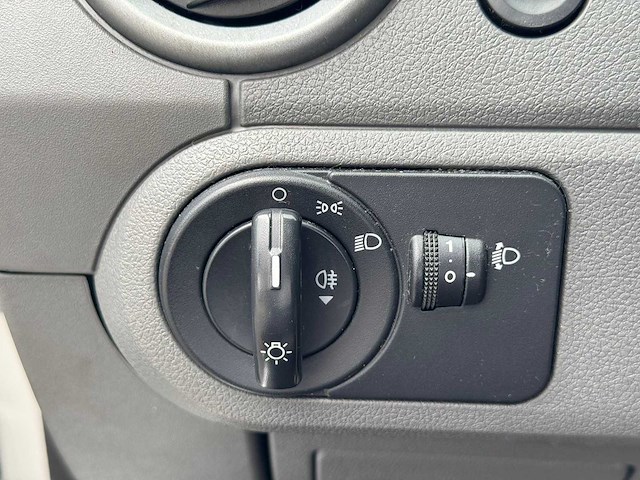 Ford fusion 1.6-16v trend 2003 | zn-267-z i - afbeelding 19 van  21