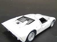 Ford gt40 mkii (1966) wit - afbeelding 2 van  3