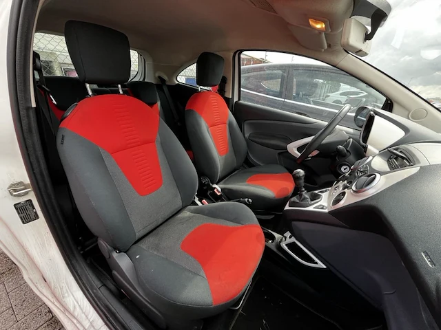 Ford ka 1.2i titanium start/stop 69,2014 - afbeelding 13 van  23
