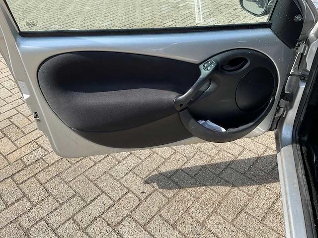 Ford ka 83-tf-hk - afbeelding 6 van  26