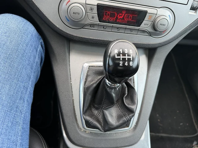 Ford kuga 2.0 tdci 2wd titanium dpf,2010 - afbeelding 3 van  37