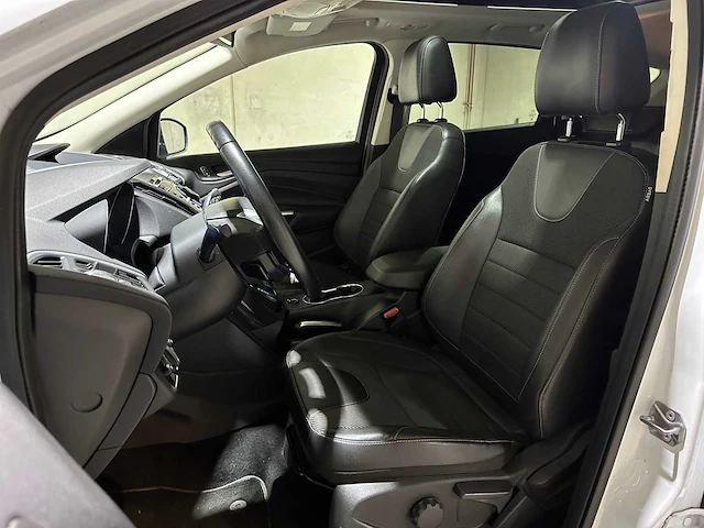 Ford kuga 2.0 tdci titanium plus 4wd 163pk 2014, n-888-xx - afbeelding 33 van  43