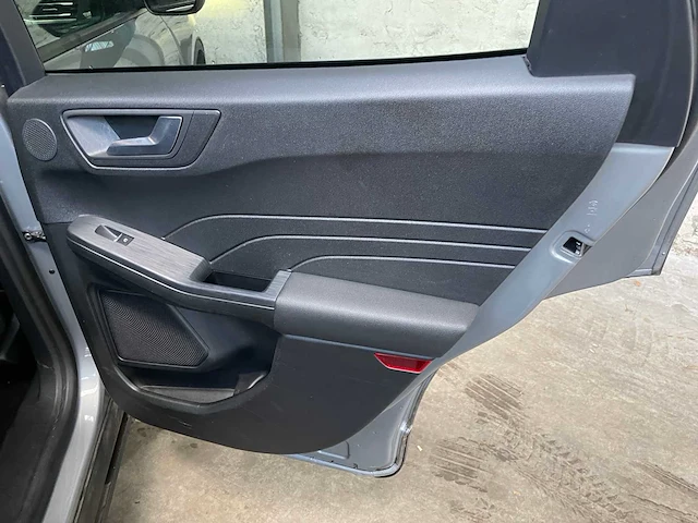 Ford kuga 2.5 phev titanium x 152pk 2022 (origineel-nl+1e eigenaar), p-060-rd - afbeelding 32 van  47