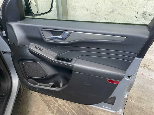 Ford kuga 2.5 phev titanium x 152pk 2022 (origineel-nl+1e eigenaar), p-060-rd - afbeelding 33 van  47