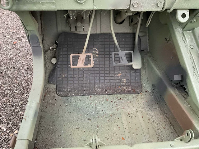Ford m151 jeep - afbeelding 8 van  23