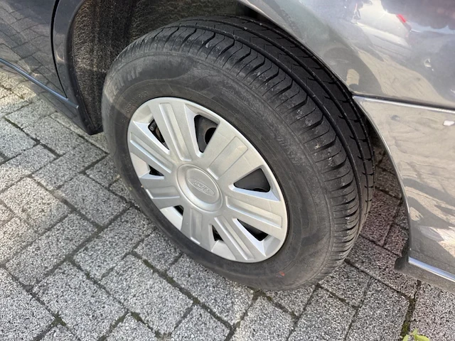 Ford mondeo 5p/d mondeo 2.0i 16v ambiente 145 at, 2003 - afbeelding 8 van  26