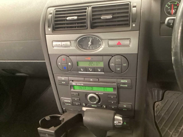 Ford mondeo sedan personenauto - afbeelding 12 van  14