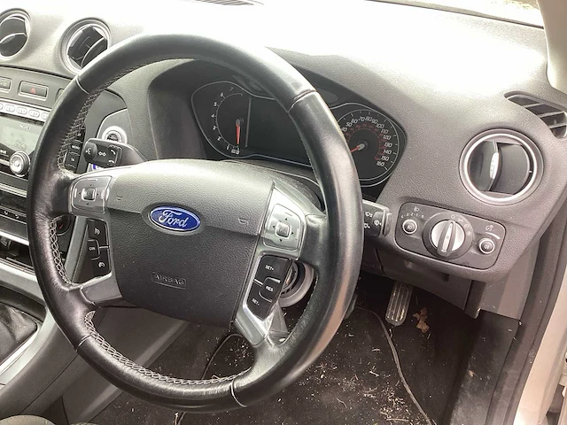 Ford mondeo stationwagen personenauto - afbeelding 6 van  14