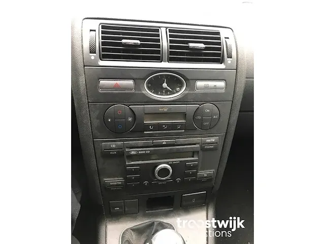 Ford mondeo wagon 1.8 16v ambiente, 47-rb-jf - afbeelding 3 van  16