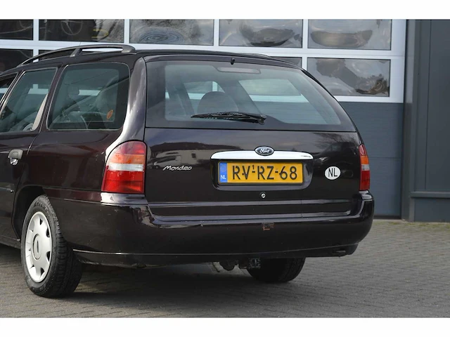 Ford mondeo wagon 2.0-16v ghia | nieuwe apk | 1ste eigenaar | 1997 | rv-rz-68 | - afbeelding 2 van  35