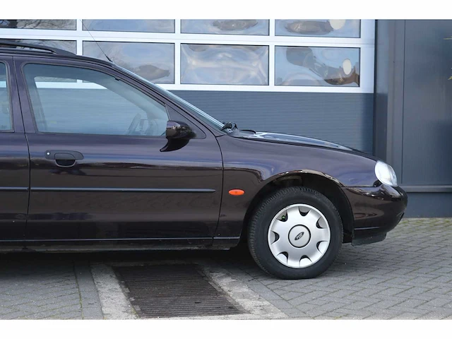 Ford mondeo wagon 2.0-16v ghia | nieuwe apk | 1ste eigenaar | 1997 | rv-rz-68 | - afbeelding 6 van  35