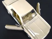 Ford mustang (1964) beige - afbeelding 5 van  5
