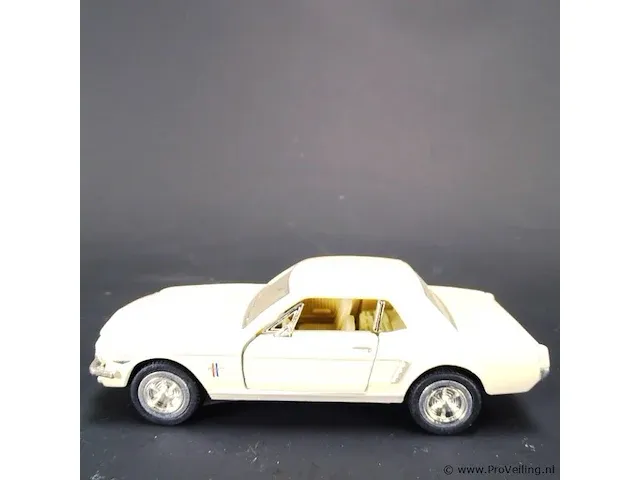 Ford mustang (1964) beige - afbeelding 2 van  5
